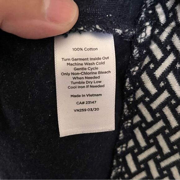 Talbots T by Talbots Blue and White Print Mock Zip Neck Shirt Top Size Medium - Picture 7 of 9